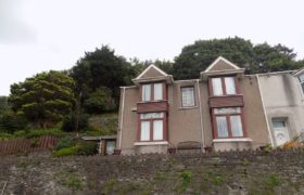 4 Bedroom Semi-Detac...